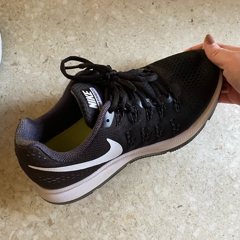 Nike Air Zoom Pegasus 33 Black/White